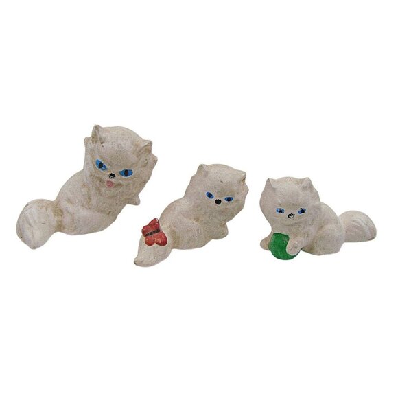 Vintage Pottery Persian White Cats Kittens Blue Eyes Ceramic Figurines Family Sm - Picture 1 of 9